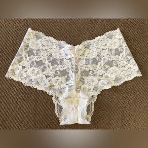 50% OFF SALE!!  Vintage Victoria’s Secret Angels White Lace Boyshort, Large